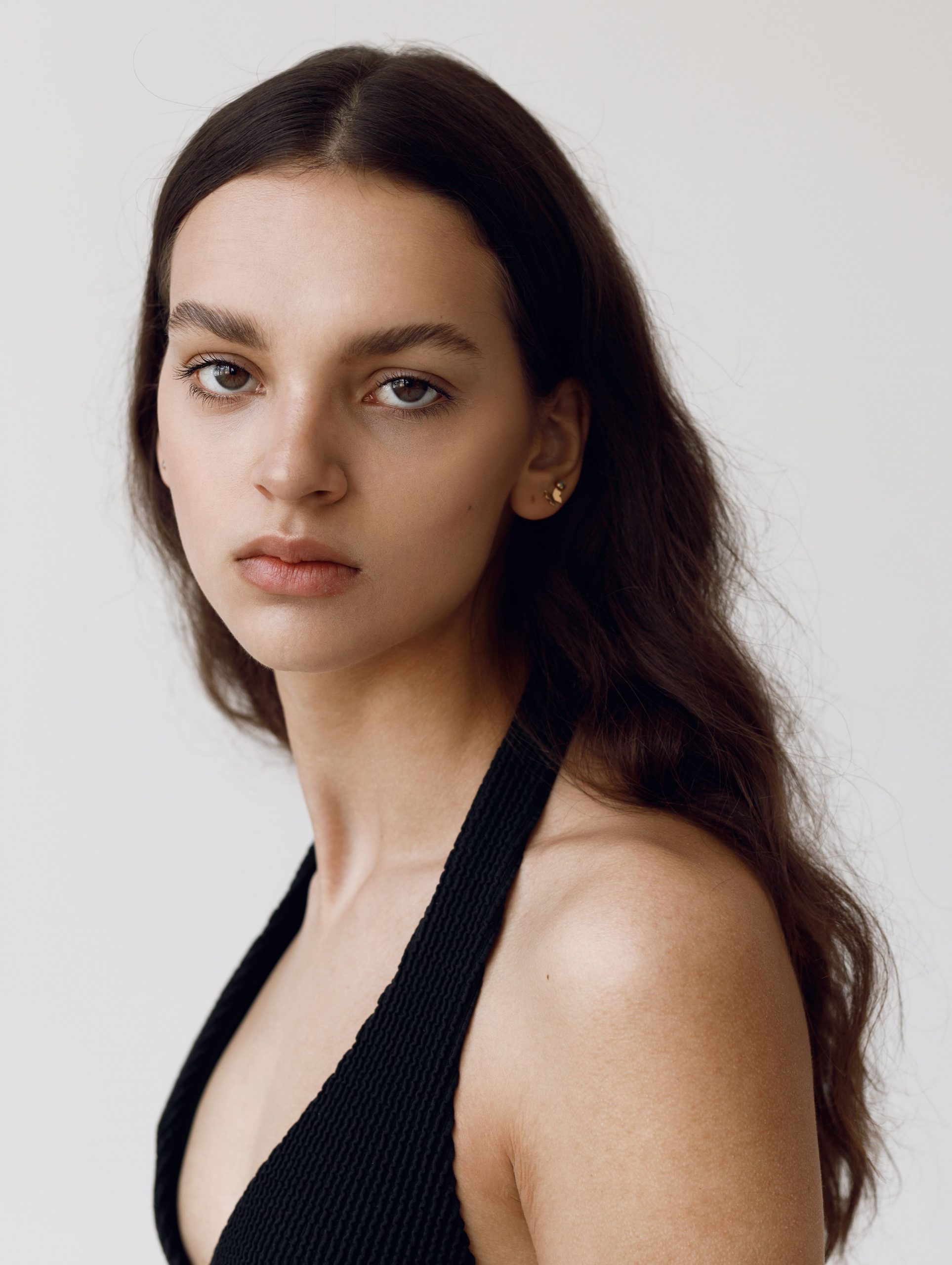 13-vakare-b-main-book-the-base