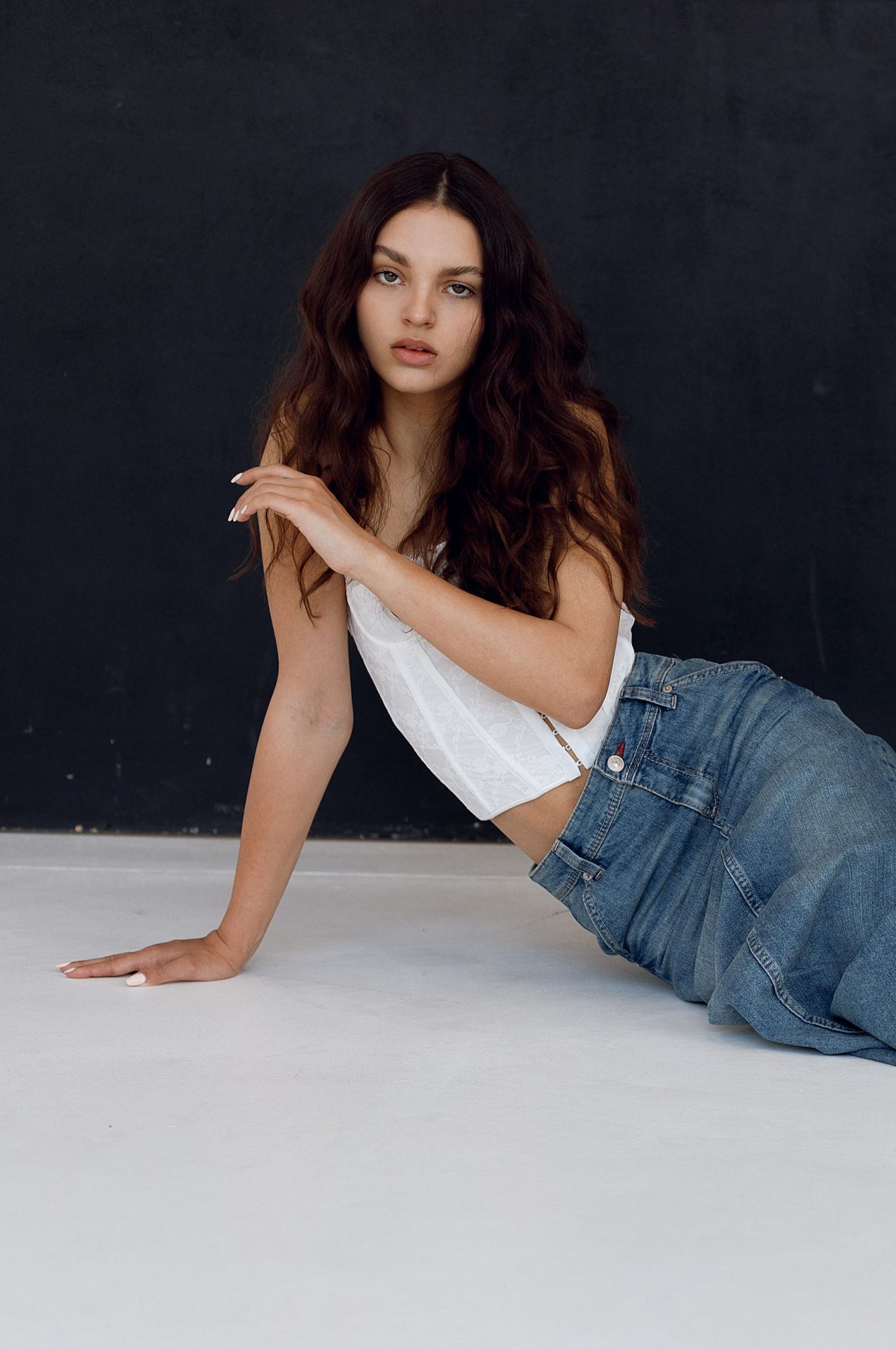 14-vakare-b-main-book-the-base