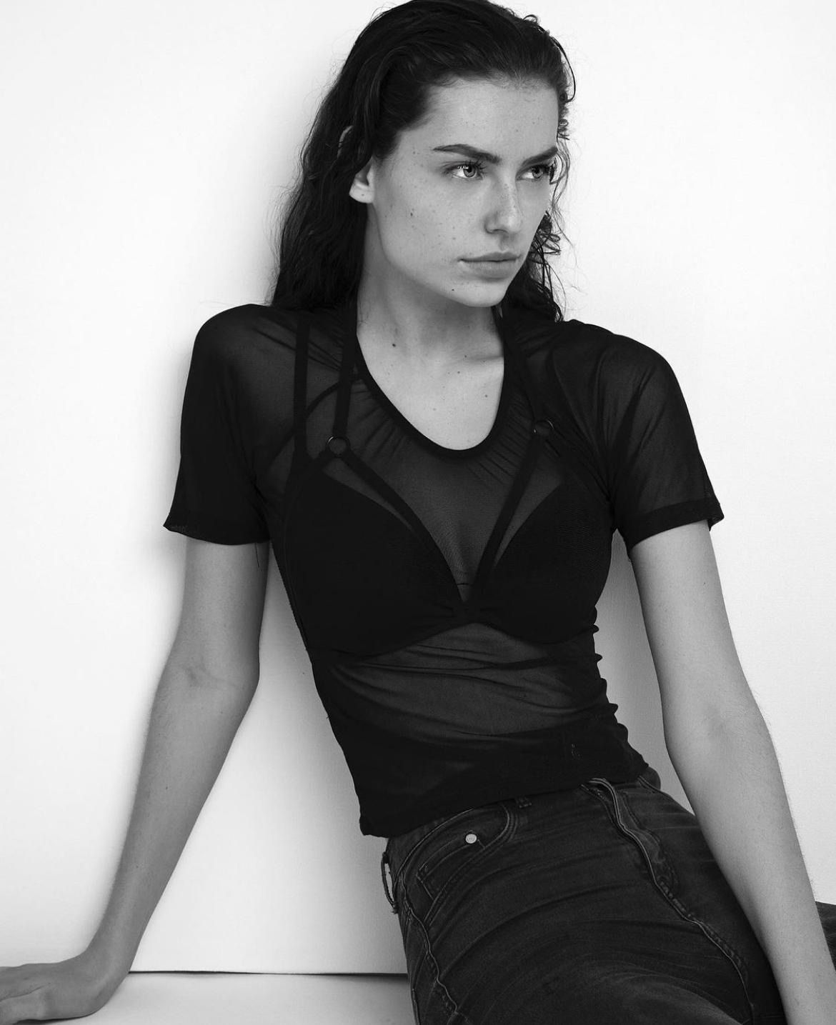 15-lilli-main-book-the-base