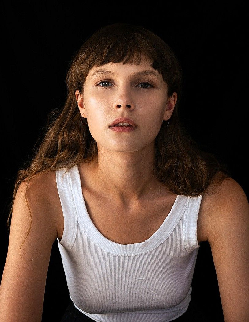 16-laura-m-main-book-the-base