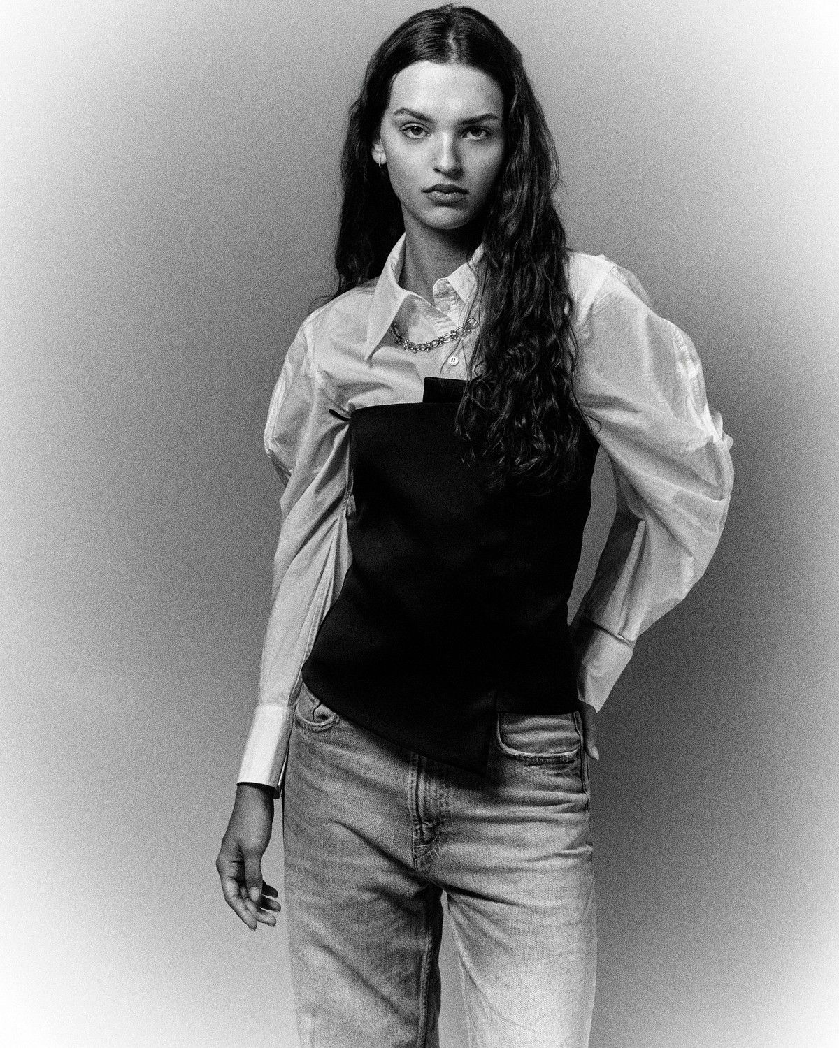 4-vakare-b-main-book-the-base