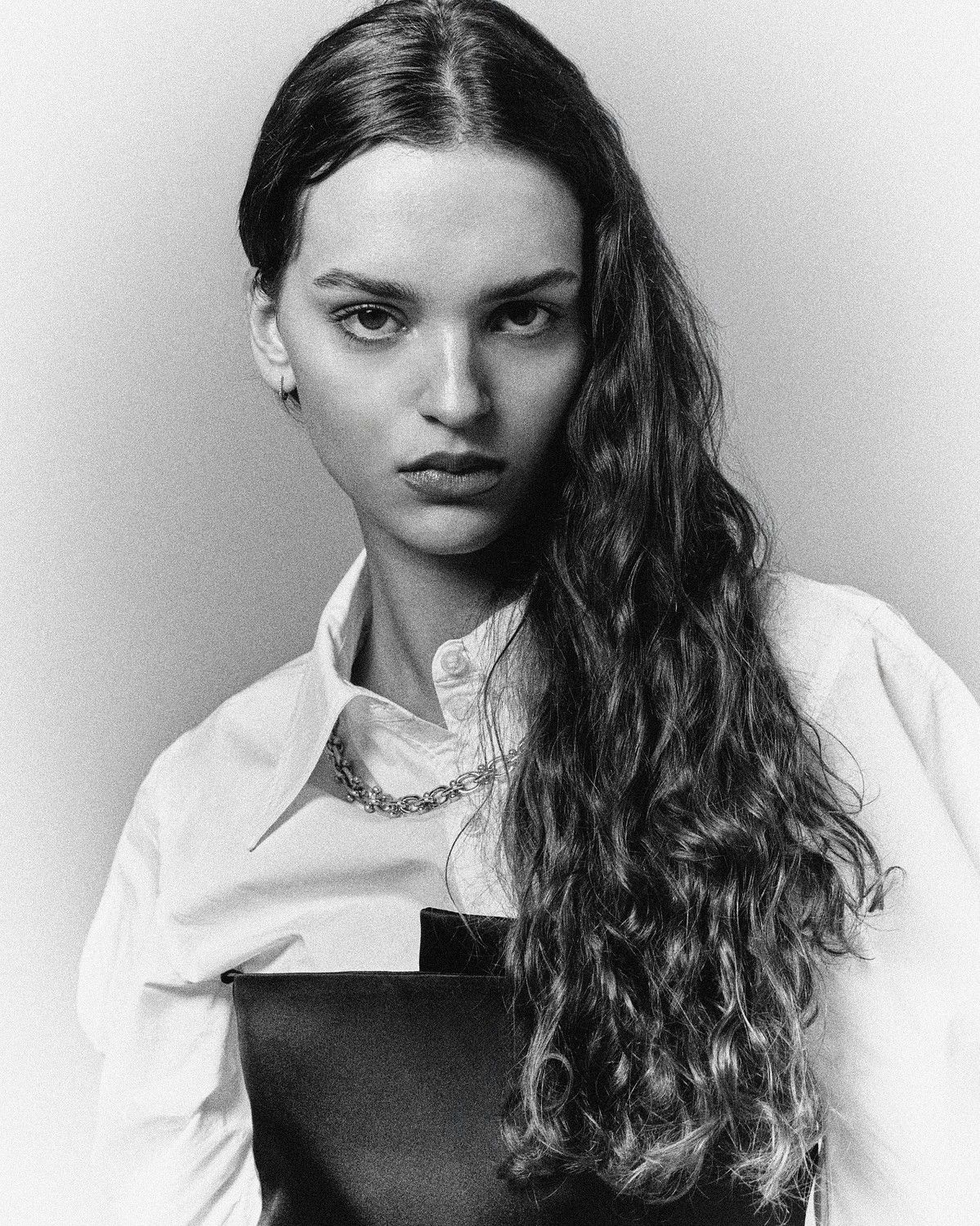 5-vakare-b-main-book-the-base