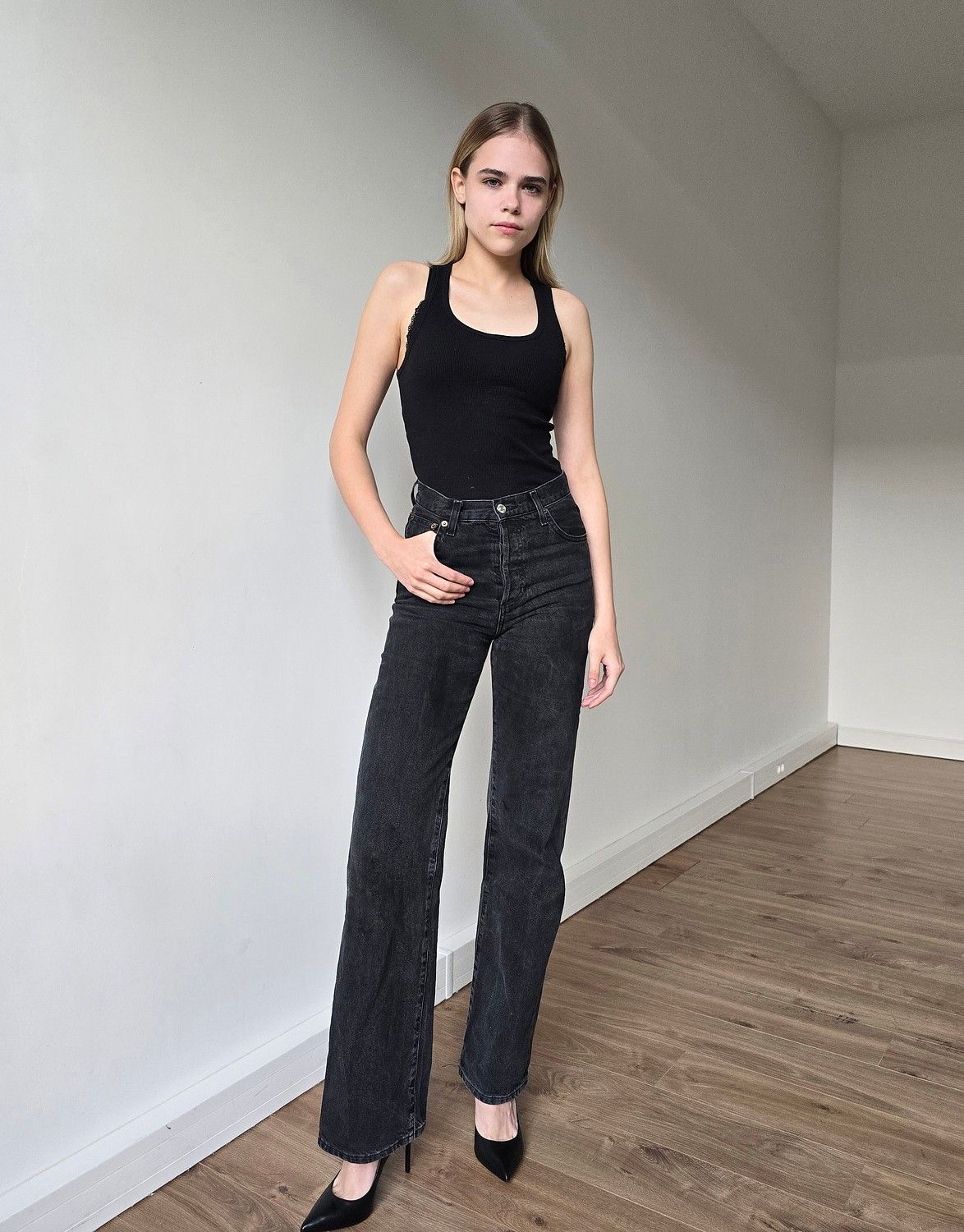 6-gabriele-p-polaroids-10-25-the-base