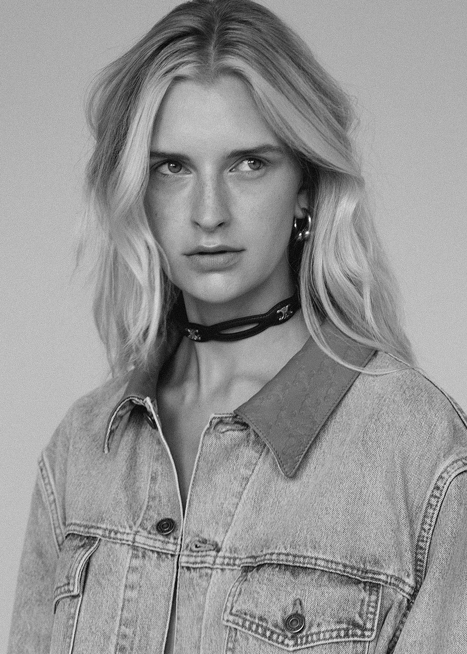 6-ieva-palionyte-main-book-the-base