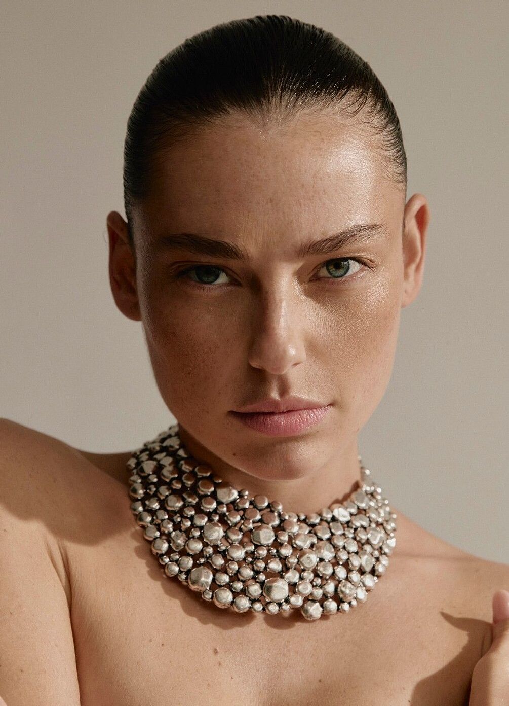 1-lilli-main-book-the-base