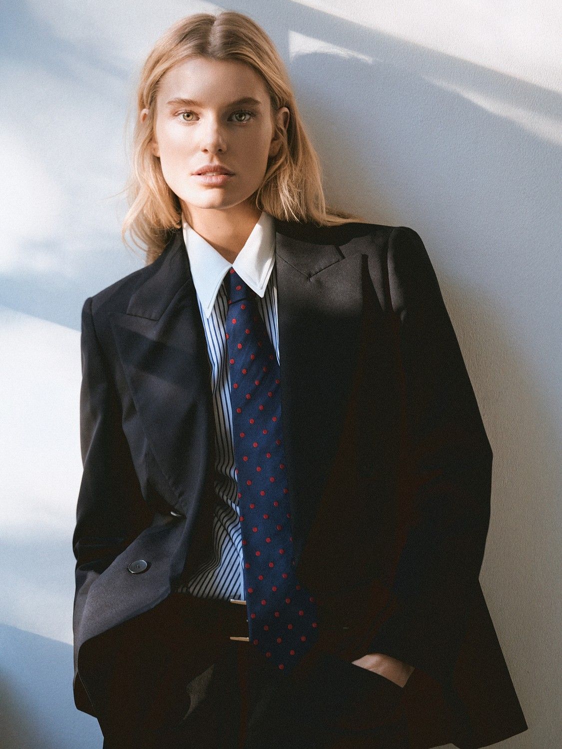 3-merle-milah-main-book-the-base