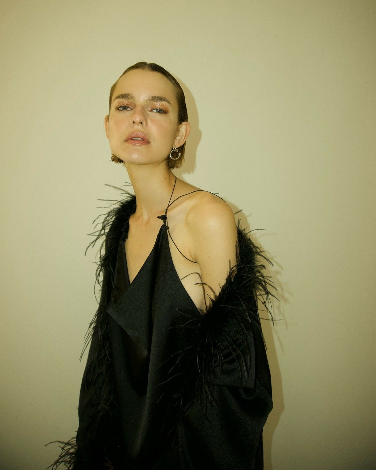 30-clara-nehls-main-book-the-base-gbr